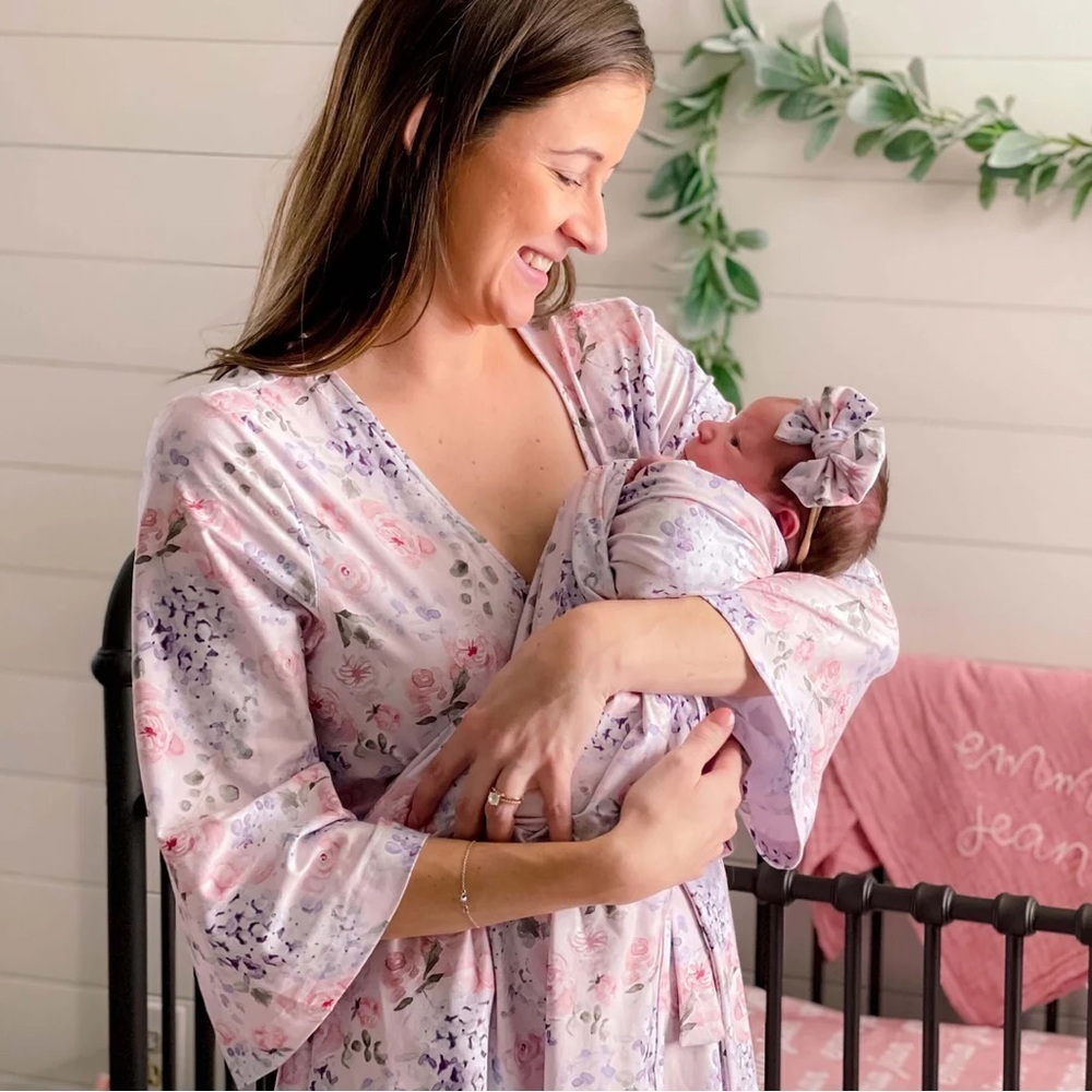 Caden Lane Hydrangea maternity robe one size small/ medium Floral  Robe